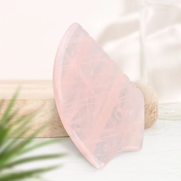 Karbowany kamień Gua Sha z naturalnego różowego kwarcu 4FIZJO – zdjęcie 3